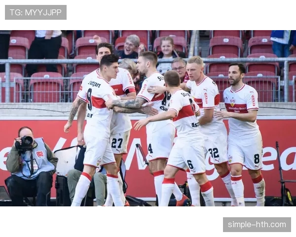 德甲转会窗口观察：引援策略显成效，新星加盟即闪耀赛场