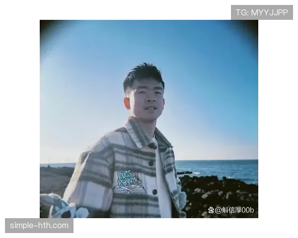 郑思维朋友圈像豪宅目录，他换一副球拍我能吃半年